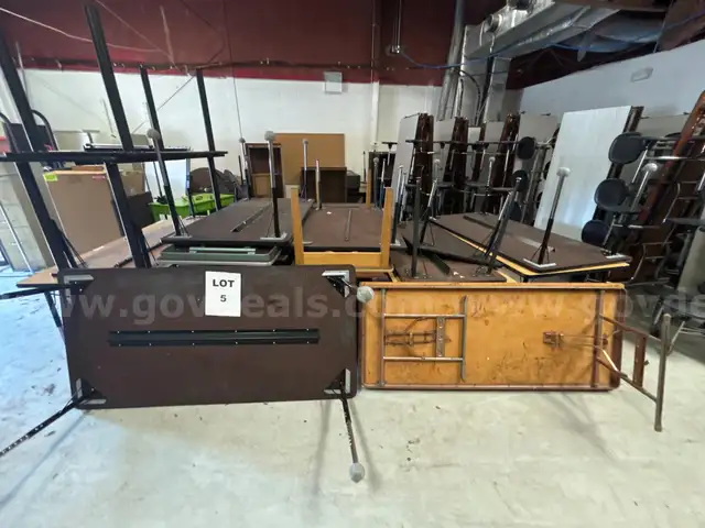 1 Lot of 23 Rectangular Tables