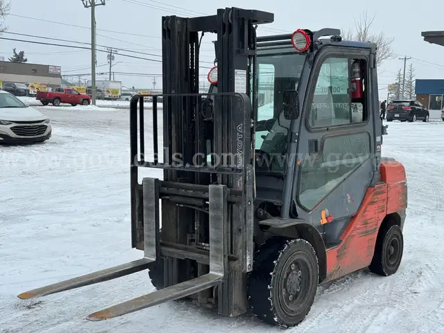 2013 Toyota 8FGU30 Pneumatic Tire Forklift