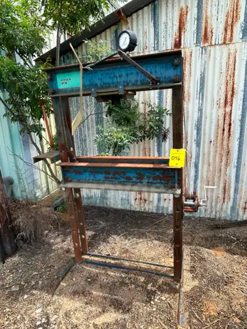 50T shop press. See long description. Lot 046.
