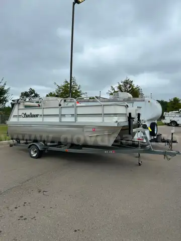 1996 Sundancer 159F pontoon boat. See long description. Lot 066.