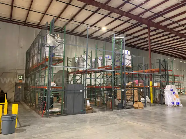 Security Cage (missing the hardware and DOES NOT COME WITH WAREHOUSE RACKS)