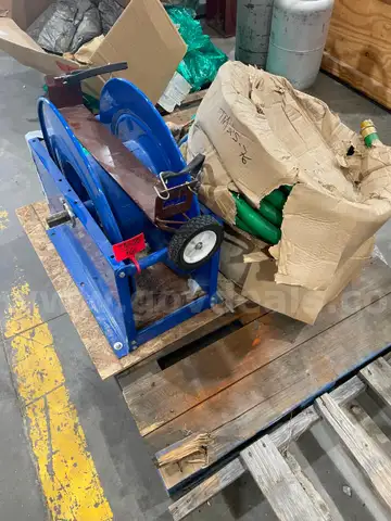 Mixed lot: Hose Reel, Hose, and Valve