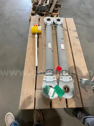 Struts and Transmitter