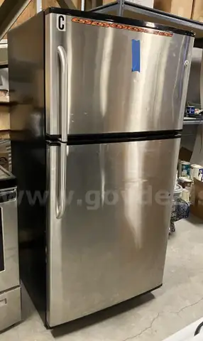 GE Refrigerator Used/As Is/Scrap / Worked when unplugged