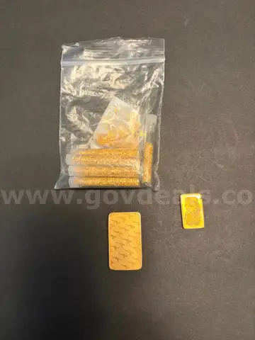 SOUVENIR Gold Bars and Gold Dust (NOT REAL GOLD)