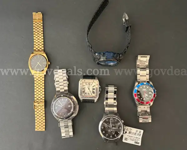 LOT of Watches.