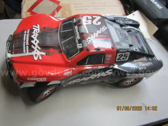 Traxxas RC Car "Leon Rower"