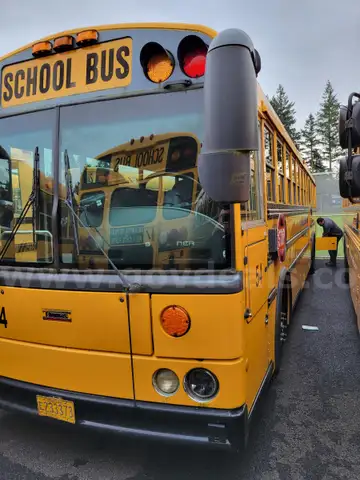 2006 Thomas Saf-T-Liner HDX