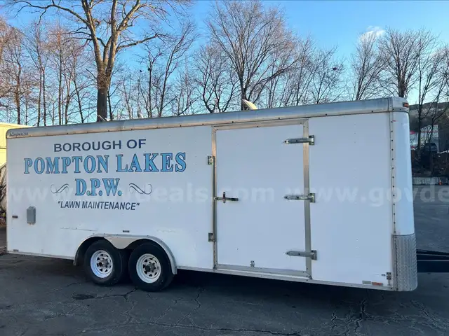 2001 Roadmaster LLC 7&#x27; X 22&#x22; Enclosed Trailer