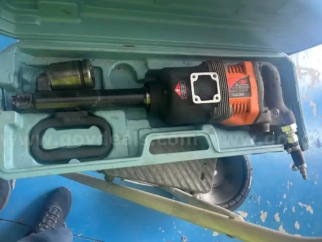 Air Luxe Pneumatic 1 inch long shank Air Impact Wrench