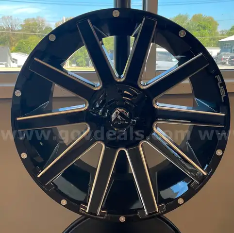 Fuel Rim Chrome/Black 20&#x22; x 10&#x22;
