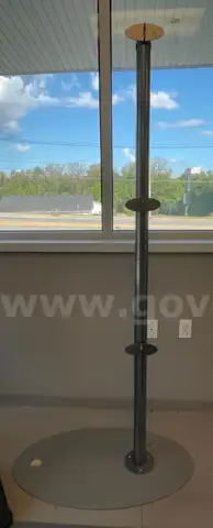 3 rim diplay stand.