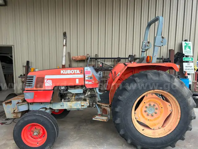 2003 Kubota M6800
