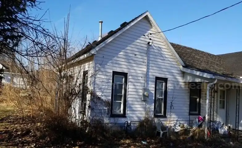Amazing Opportunity: Single Family Home in Middletown IL - Selling Below Market Value.