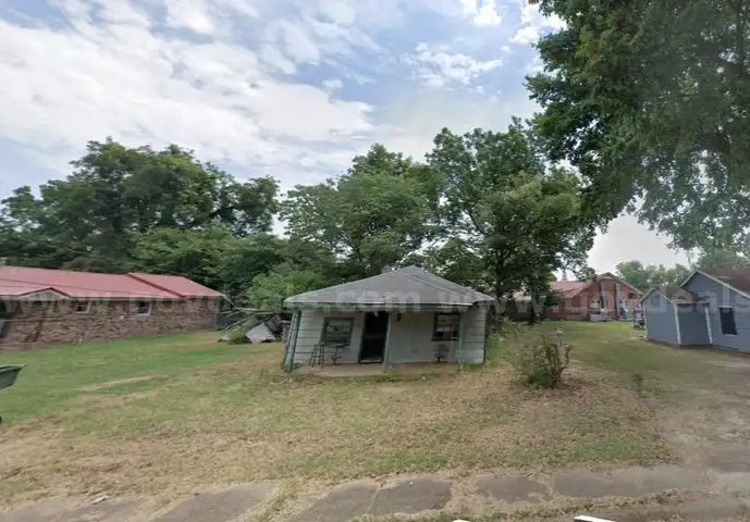 Attention Investors: Single Family Vacant House For Sale-Investment Opportunity in Blytheville, AR - 1252 S 10th St