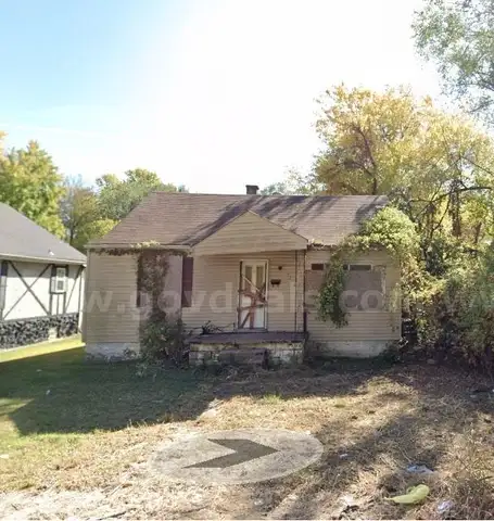 Attention Investors. Deeply Discounted Single Family House For Sale In Washington Park, IL.