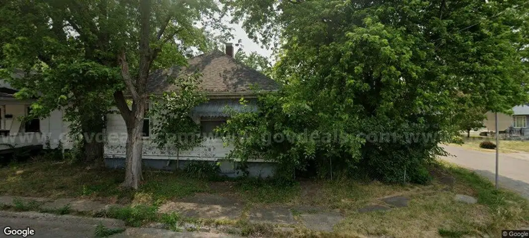 Fixer-Upper Bargain in Canton, IL &#x2013; 3BR / 1BA Property with Strong Upside