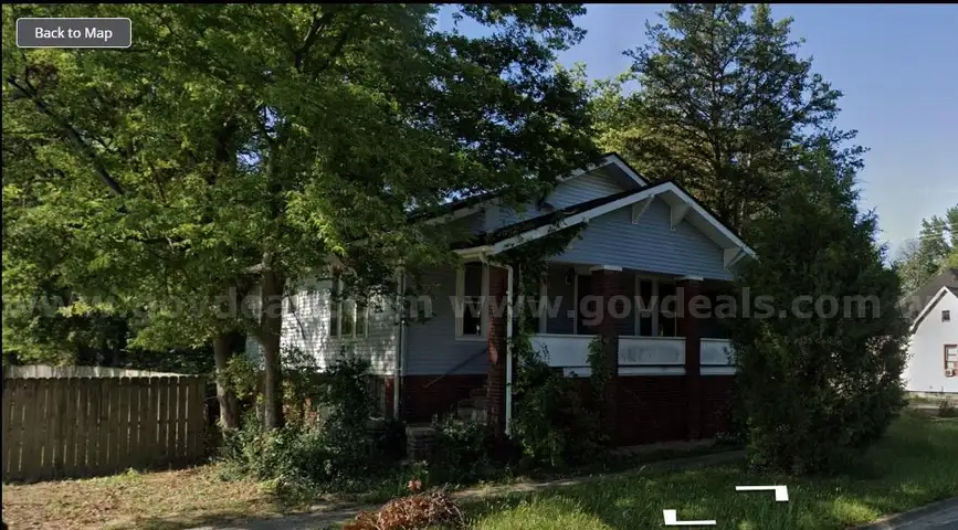 Budget-Friendly Single-Family Fixer in Harrisburg IL &#x2013; Strong Rental Market with Solid Upside Potential