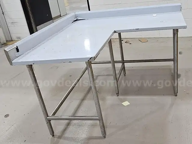 Stainless Steel Corner Commercial Work Table