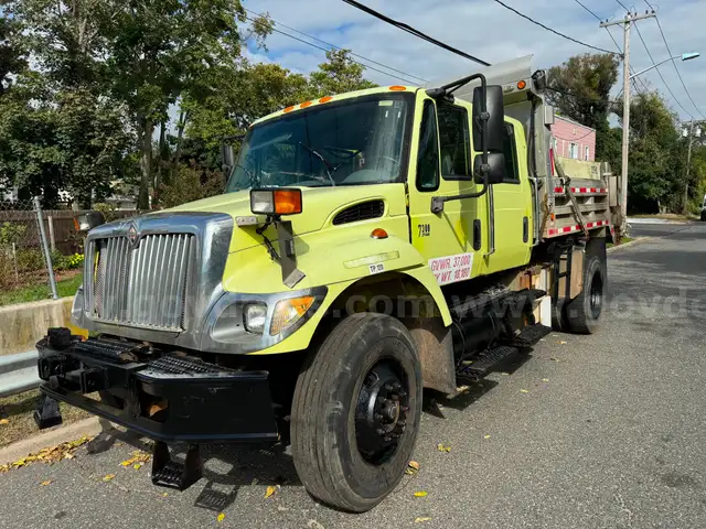 2006 International 7300 Crew Cab Dump Truck