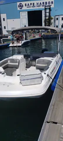 2021 Hurricane SunDeck Sport 188 boat with trailer
