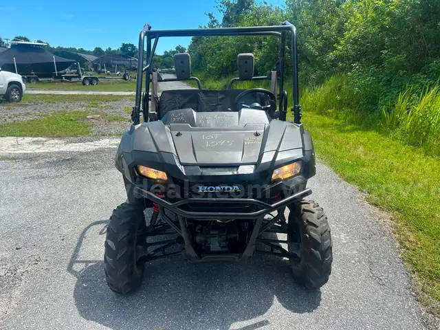 2018 Honda pioneer 700 4x4 side by side UTV