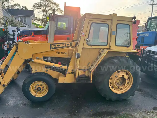 FORD 545C TRACTOR LOADER