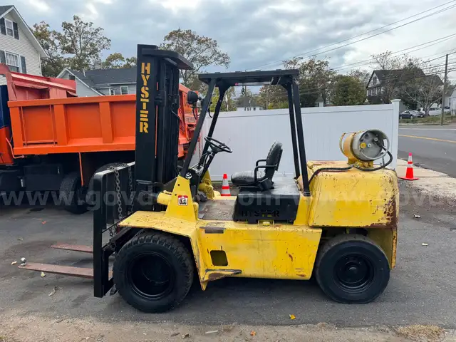 Hypster  6 wheel forklift
