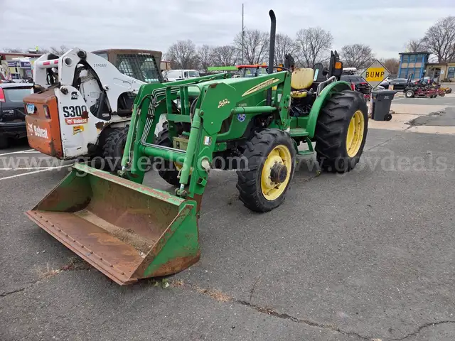 2005 John Deere 5225