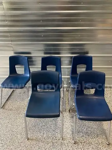 5 Blue Chairs