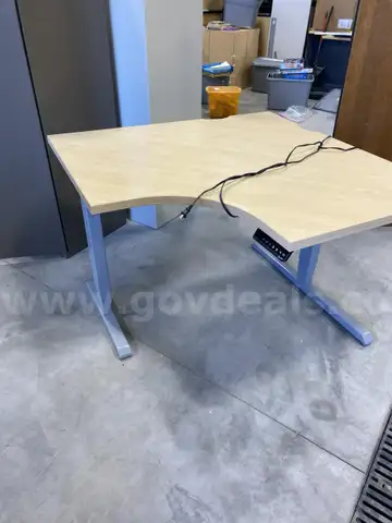 Electric desk