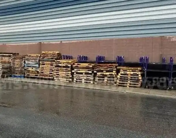 Wood Pallets (250) Used
