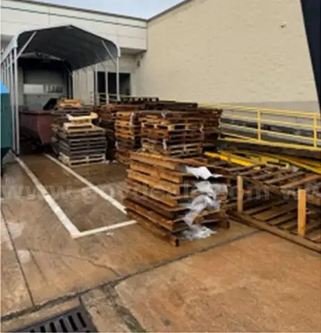 100 (+/-) wooden pallets - Lake Mary, FL