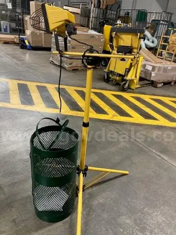 Tripod work light and trash receptacle- Lake Mary, FL