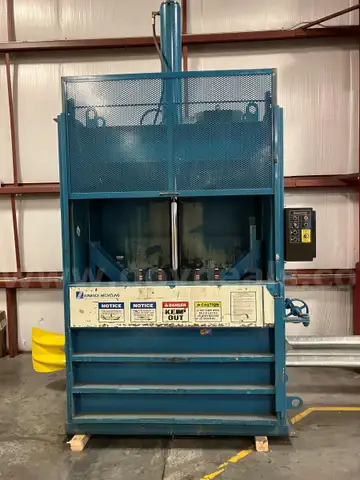 Advance Baler