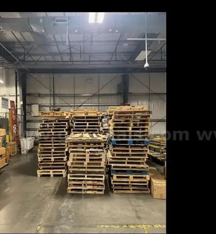 Wooden Pallets - lot of 225