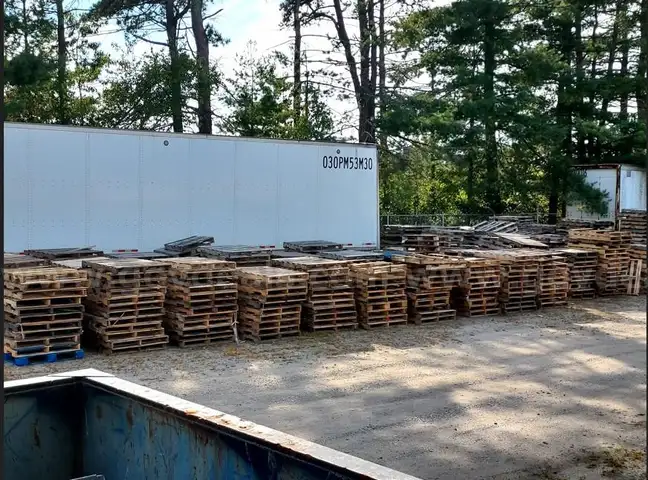 Wooden Pallets - lot of 300