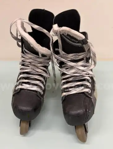 Pair of Roller Blades - Bauer - Size US 8.5 / EUR 42 Good Condition - Color Black w Wht