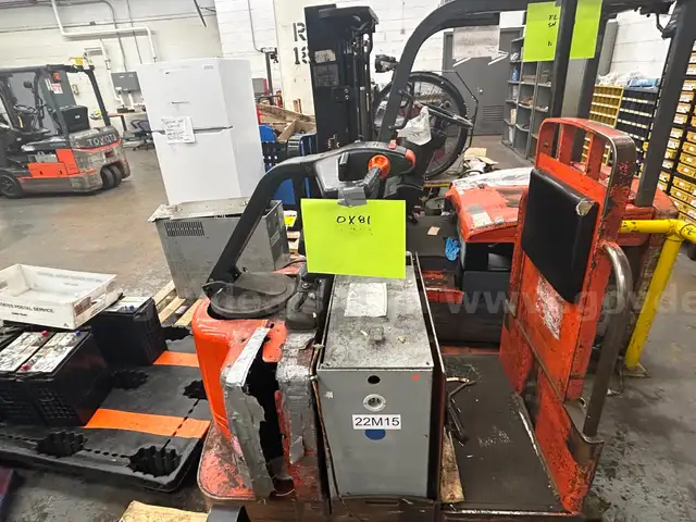 Scrap Tow trucks / power jacks(Inoperable)