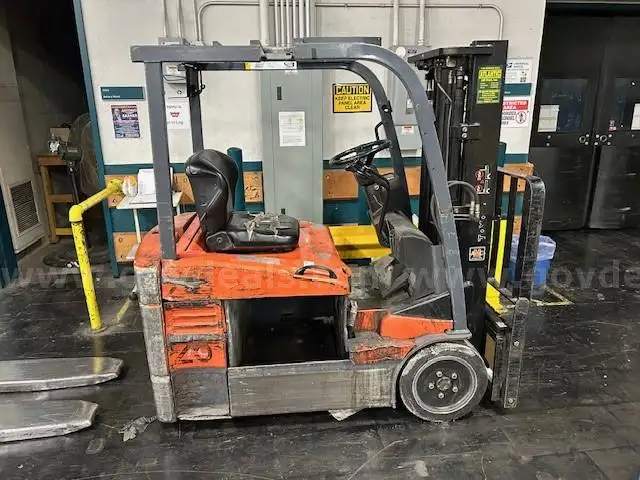 Toyota Forklift and Toyota Tug - non-working