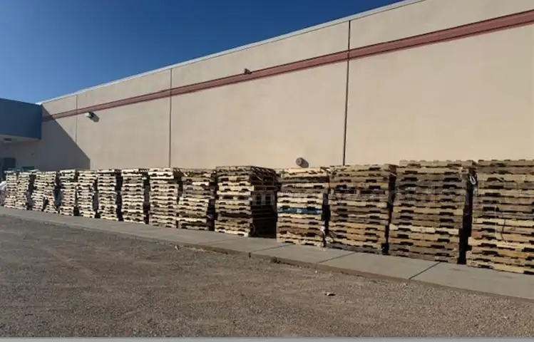 Lot of 450(+/-) Wood Pallets: El Paso, TX
