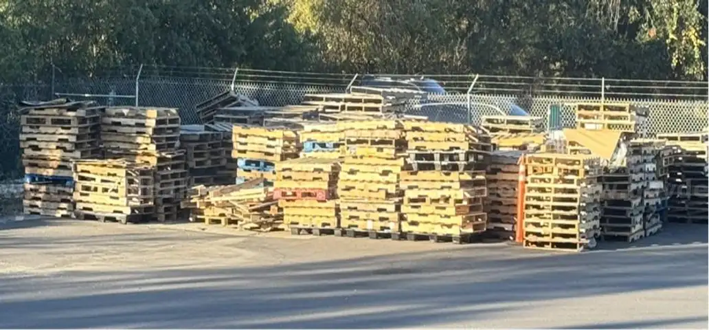 200 (+/-) wooden pallets - Orlando, FL