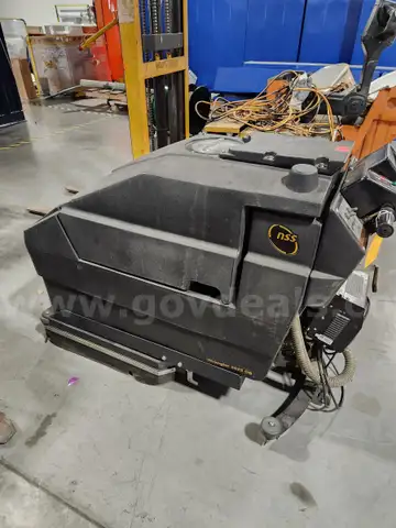 NSS Wrangler 2625DB Walk behind scrubber