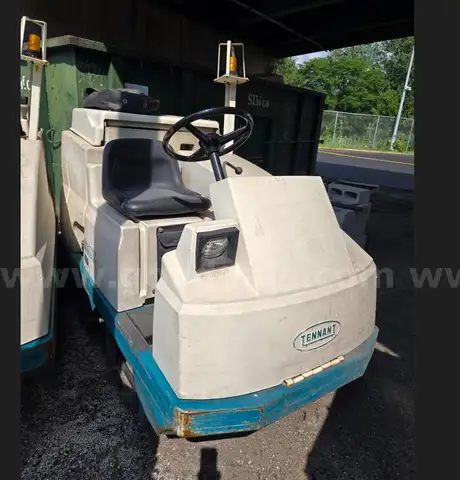 Lot of 2 Tennant Floor Scrubbers