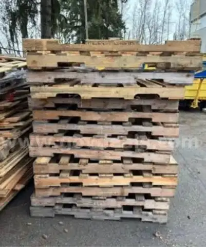 Standard Wooden Pallets (Lot of 10)
