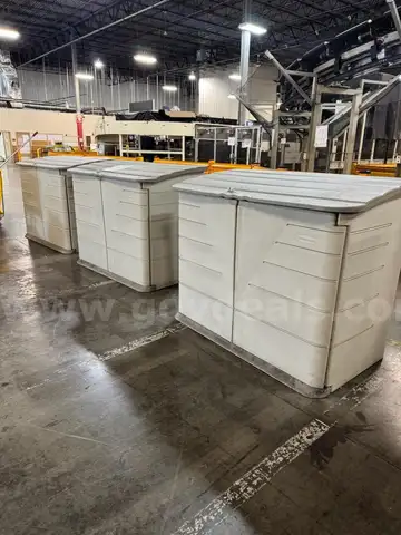 Rubbermaid Outdoor Storage Containers (Lot of 4)