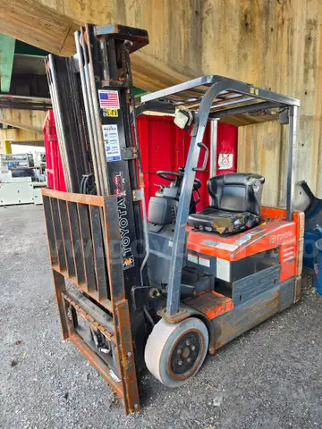 Toyota Forklifts - lot of 2