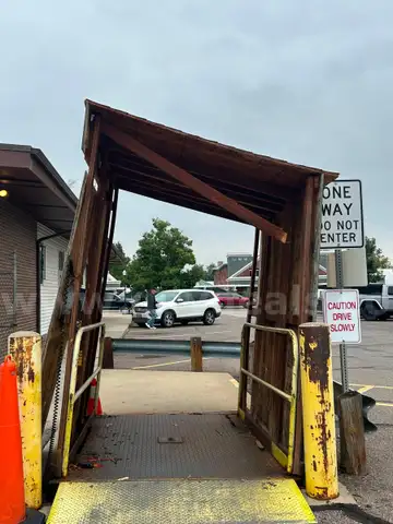 Scissor Lift Dock Plate