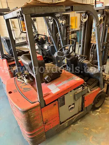 TOYOTA Forklifts - lot of 3