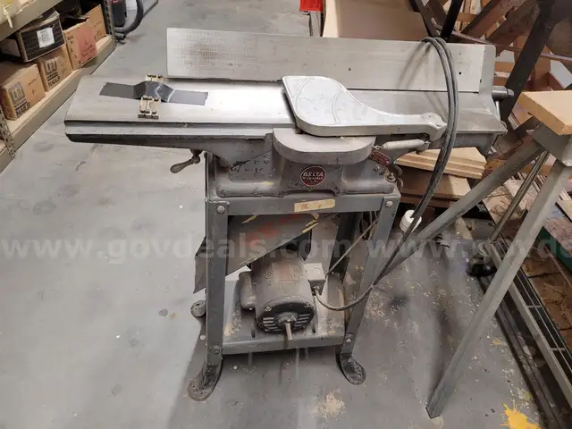 Delta Milwaukee Jointer/Planer – 6" – Dual Voltage – Floor Standing